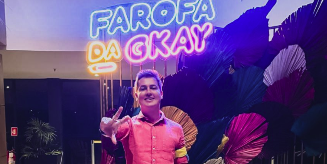 Christoffer Carvalho Silva Fica famoso na Web após ser convidado para a Farofa da GKay